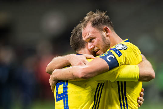Sveriges Andreas Granqvist kramar om Marcus Berg