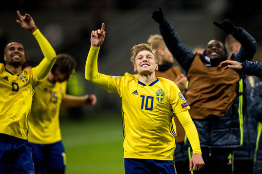 Sveriges Marcus Berg jublar