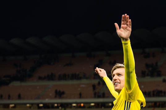 Sveriges Emil Forsberg jublar