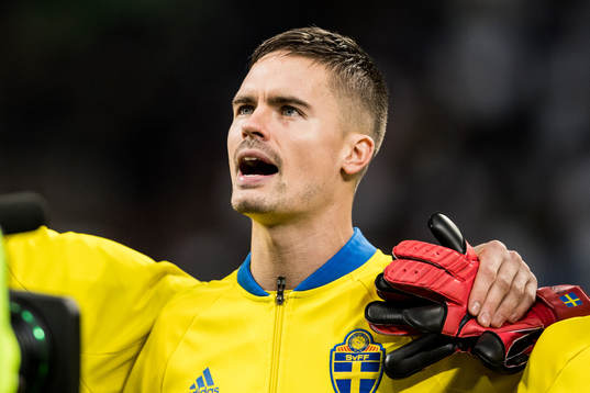 Sveriges Mikael Lustig sjunger nationalsången