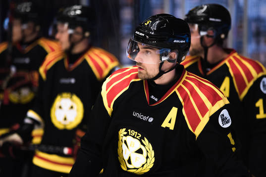 Brynäs Lukas Kilström före ishockeymatchen i SHL mellan