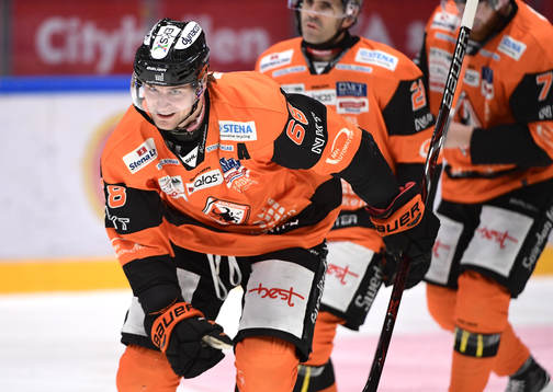 Karlskronas Daniel Gunnarsson jublar