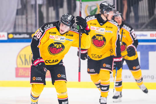 Luleås Emil Larsson jublar