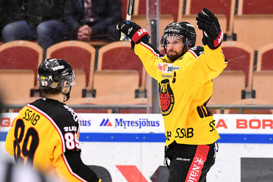 Luleås Niklas Olausson jublar