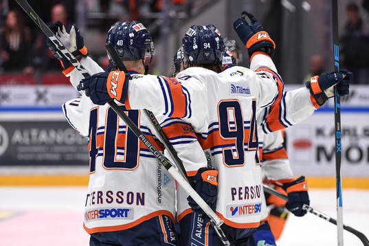 Växjös Joel Persson jublar