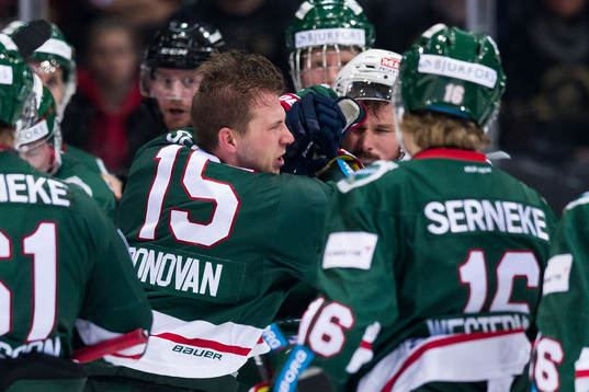 Bråk utbryter mellan Frölundas Matt Donovan och