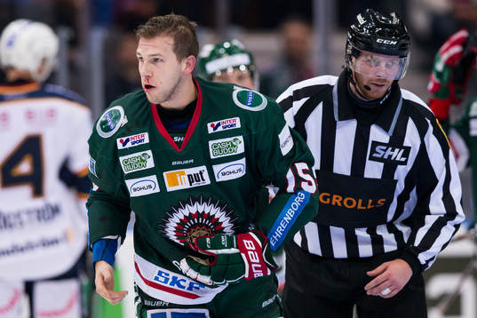 Frölundas Matt Donovan med blodig näsa