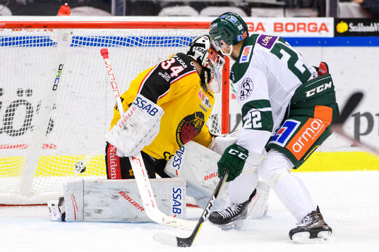 Färjestads Per Åslund gör 2-1