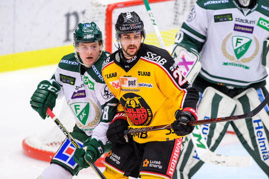 Färjestads Lucas Nordsäter och Luleås Joey Hishon