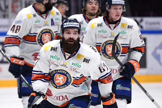 Växjös Linus Fröberg jublar