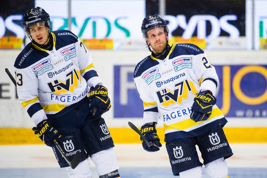 s Sebastian Wännström och Mattias Tedenby jublar