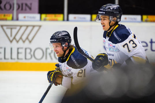 s Mattias Tedenby och Sebastian Wännström jublar