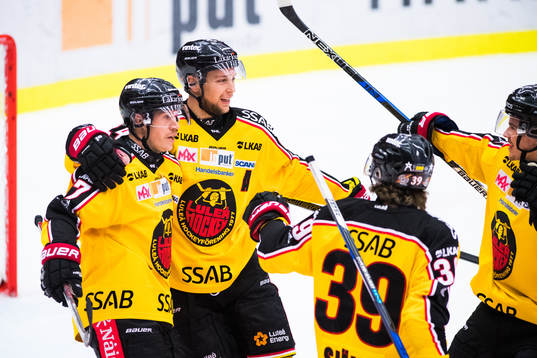 Luleås Andreas Falk och Johan Harju jublar