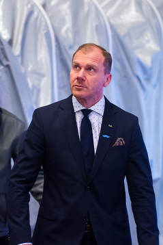 s tränare Johan Lindbom