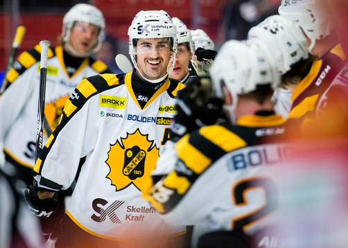 Skellefteås Bud Holloway jublar