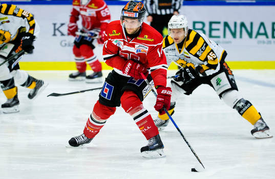 Örebros Tom Wandell och Skellefteås Oscar Möller