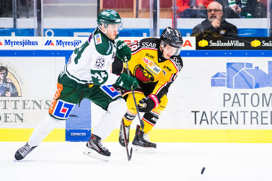 Färjestads Michael Lindqvist och Luleås Joonas Jalvanti