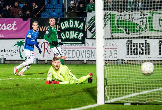 Trelleborgs Zoran Jovanovic gör 1-0 på Jönköpings