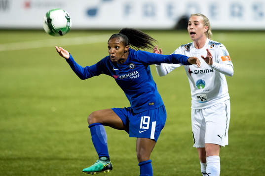 Chelseas Crystal Dunn och Rosengårds Jenna Hellstrom
