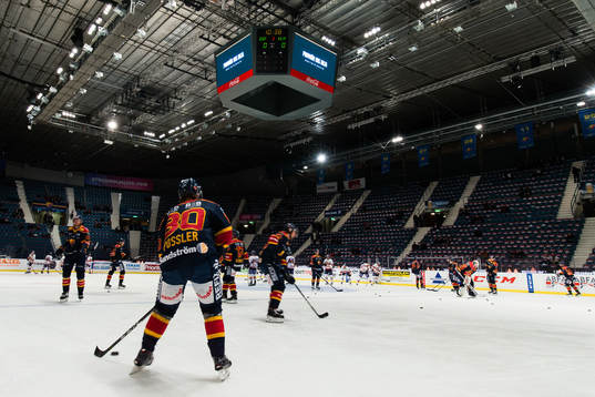Djurgårdens spelare värmer