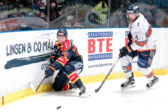 Djurgårdens Marcus Davidsson och Växjös Noah Welch