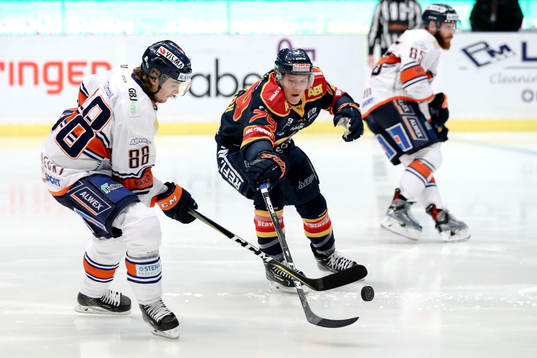 Växjös Adam Brodecki och Djurgårdens Patrik Lundh