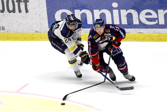s Stefan Elliott och Linköpings Andrew Gordon