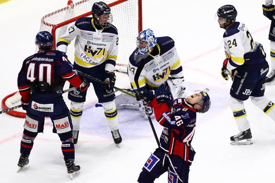 Linköpings Mathis Olimb reagerar