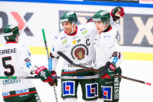 Frölundas Joel Lundqvist och Lias Andersson jublar