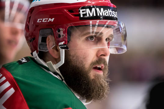 Moras Steven Seigo  i ishockeymatchen i SHL mellan Mora och