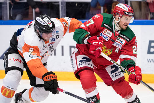 Karlskronas Morten Madsen och Moras Matt Bailey  i