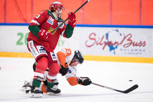 Moras Brandon Gormley och Karlskronas Filip Cruseman  i