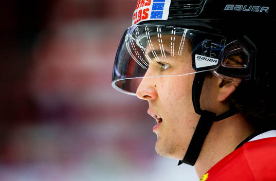 Örebros Arvid Henriksson värmer upp