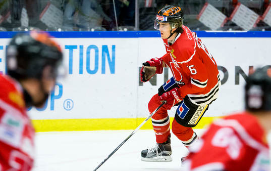 Örebros Arvid Henriksson värmer upp
