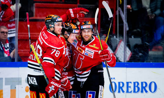 Örebros Daniel Viksten gör 2-0 och jublar med Victor