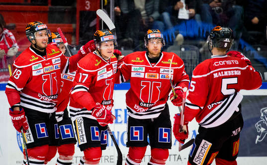 Örebros Daniel Viksten gör 2-0 och jublar med Victor