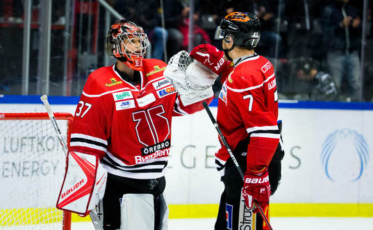 Örebros målvakt Eero Kilpeläinen och Alexander