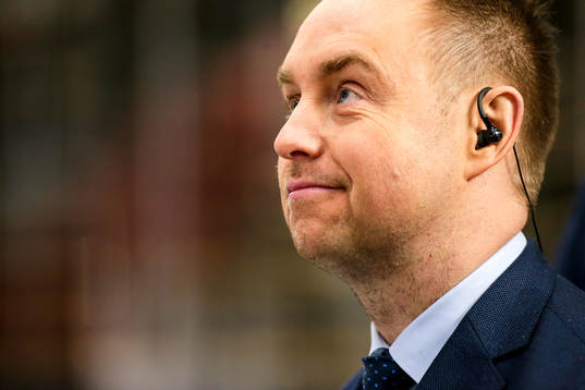 Cmores kommentator Johan Edlund
