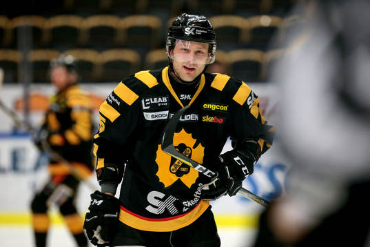 Skellefteås Oscar Möller jublar