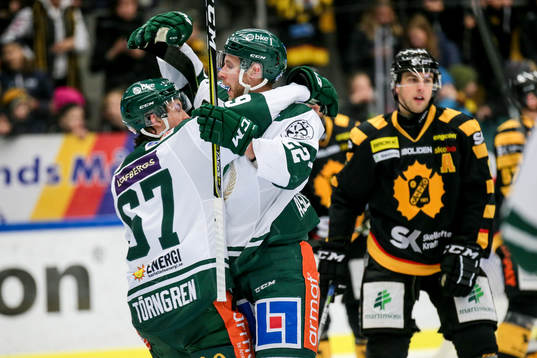Färjestads Per Åslund jublar