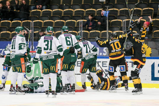 Skellefteås Joakim Lindström  och Pär Lindholm jublar