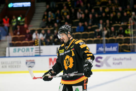 Skellefteås Bud Holloway jublar