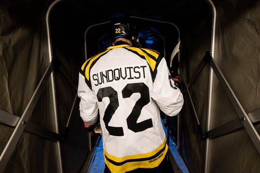Brynäs Jörgen Sundqvist påväg att göra entré