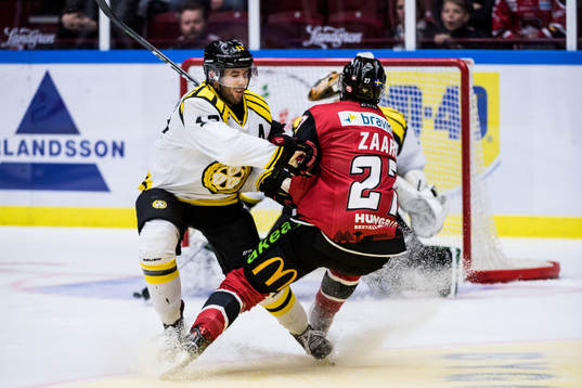 Brynäs Ryan Gunderson och Malmö Redhawks Daniel Zaar