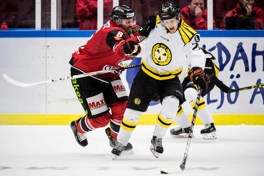 Malmö Redhawks Stefan Warg och Brynäs Daniel Mannberg