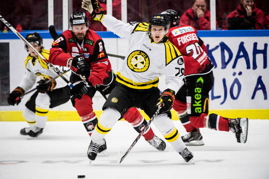 Brynäs Daniel Mannberg och Malmö Redhawks Stefan Warg