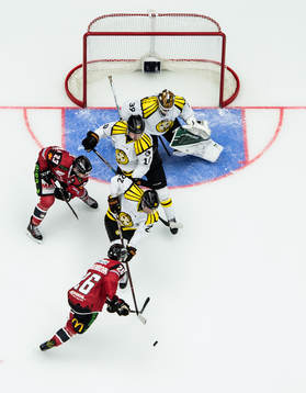 Malmö Redhawks Axel Wemmenblorn och Christoffer Forsberg