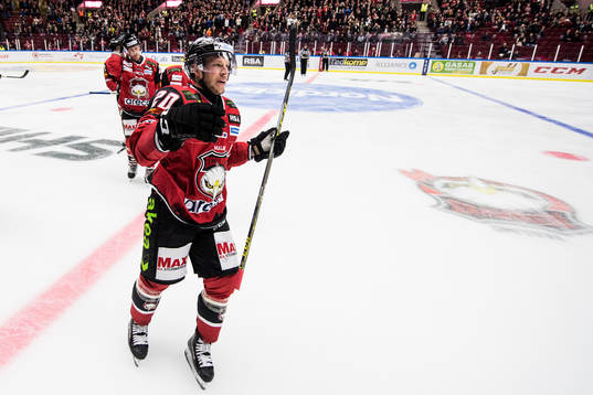 Malmö Redhawks Erik Forssell jublar