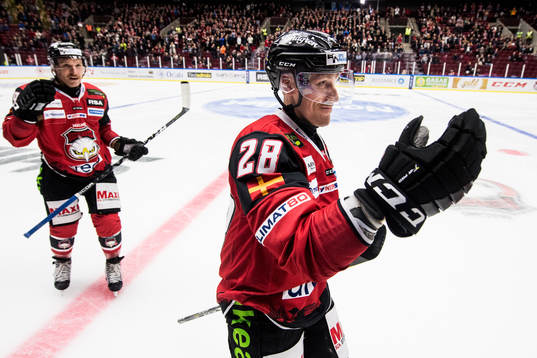 Malmö Redhawks Jens Olsson jublar