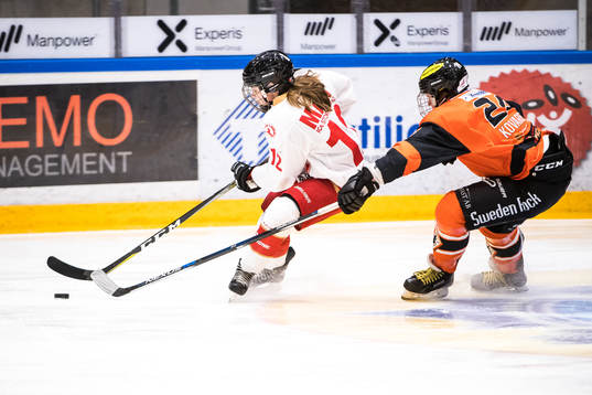 Troja/Ljungbys Amanda Ahlm och Karlskronas Karolina Kovarova